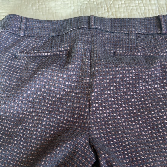 Ann Taylor loft Julie skinny capri 14 NWOT
Stretch blur red pattern - Picture 5 of 7